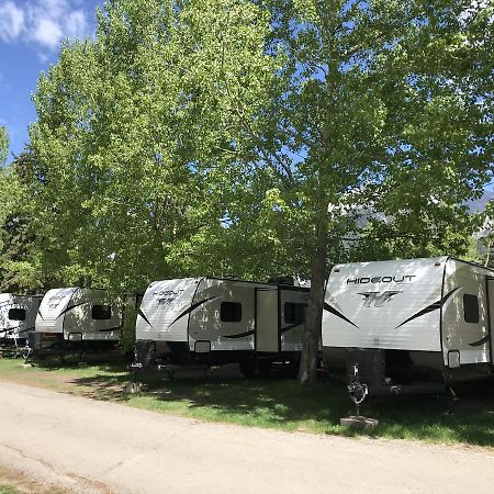 Rundle Mountain Rv Park Hotel Canmore Eksteriør billede