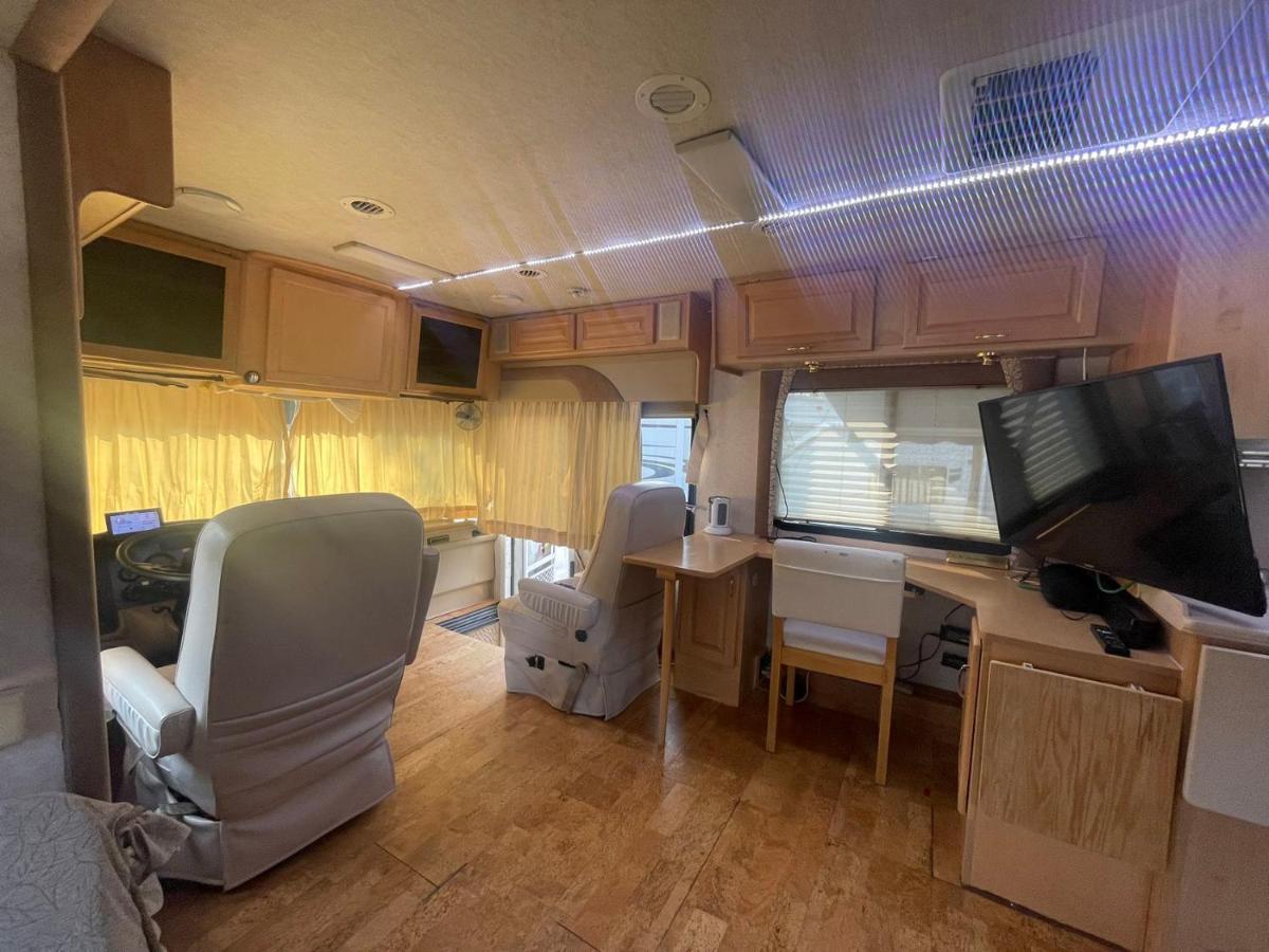 Rundle Mountain Rv Park Hotel Canmore Eksteriør billede