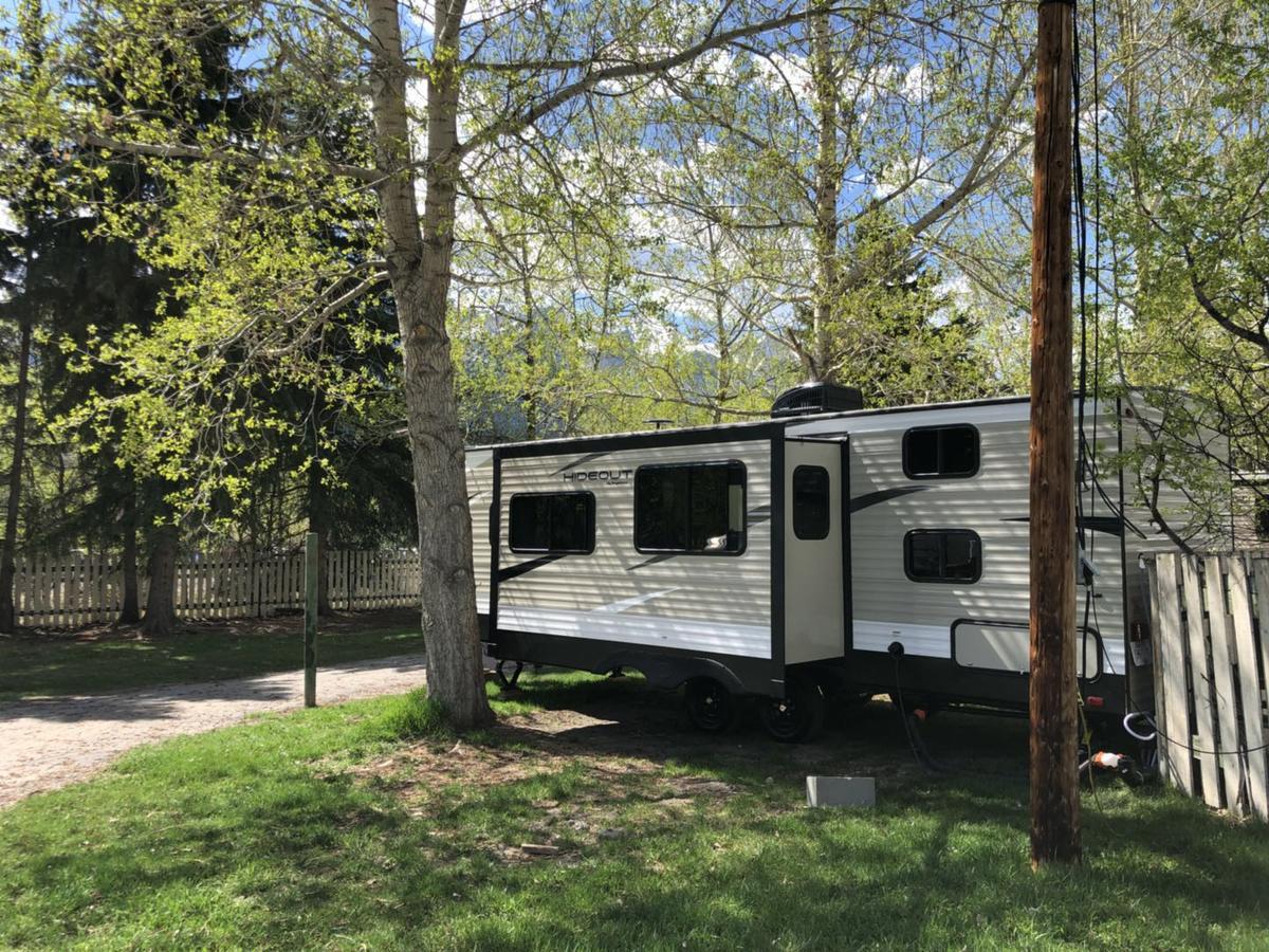 Rundle Mountain Rv Park Hotel Canmore Eksteriør billede