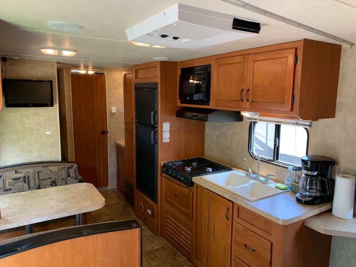 Rundle Mountain Rv Park Hotel Canmore Eksteriør billede
