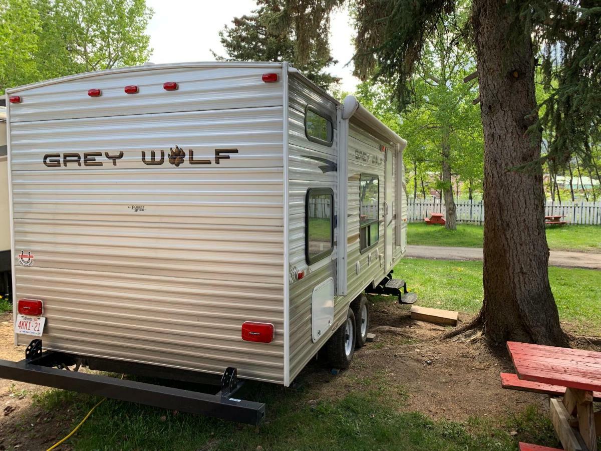 Rundle Mountain Rv Park Hotel Canmore Eksteriør billede