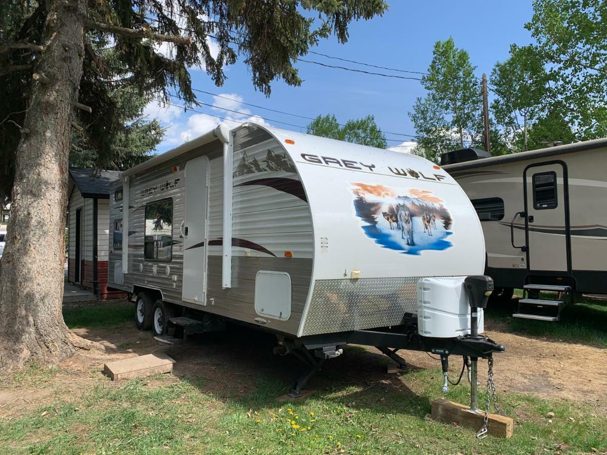 Rundle Mountain Rv Park Hotel Canmore Eksteriør billede