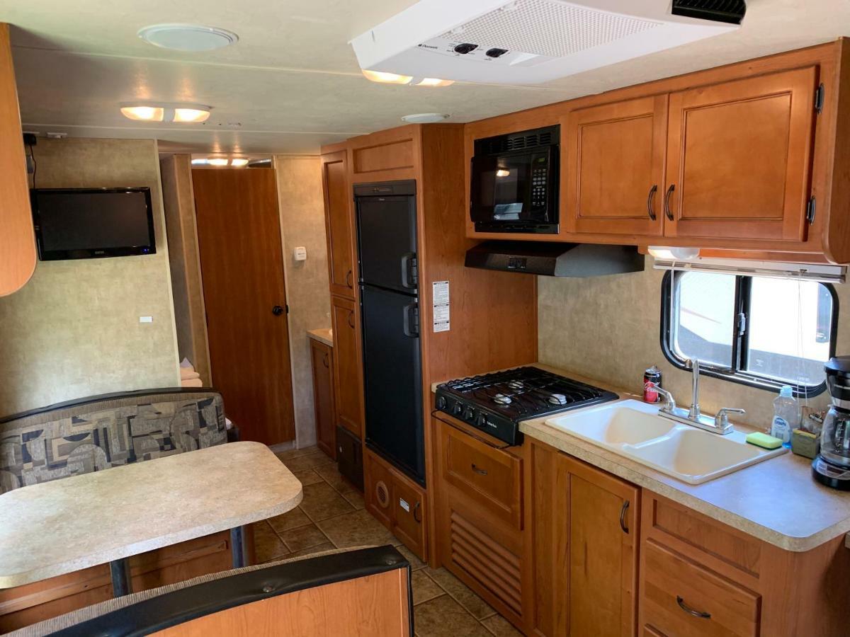 Rundle Mountain Rv Park Hotel Canmore Eksteriør billede